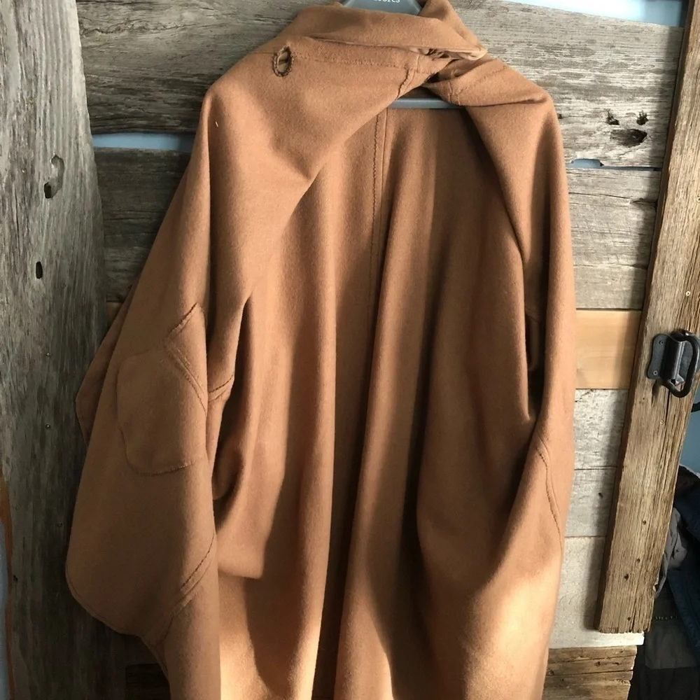 VINTAGE Handmade Plus Size Wool Camel Long Cape - Picture 6 of 8